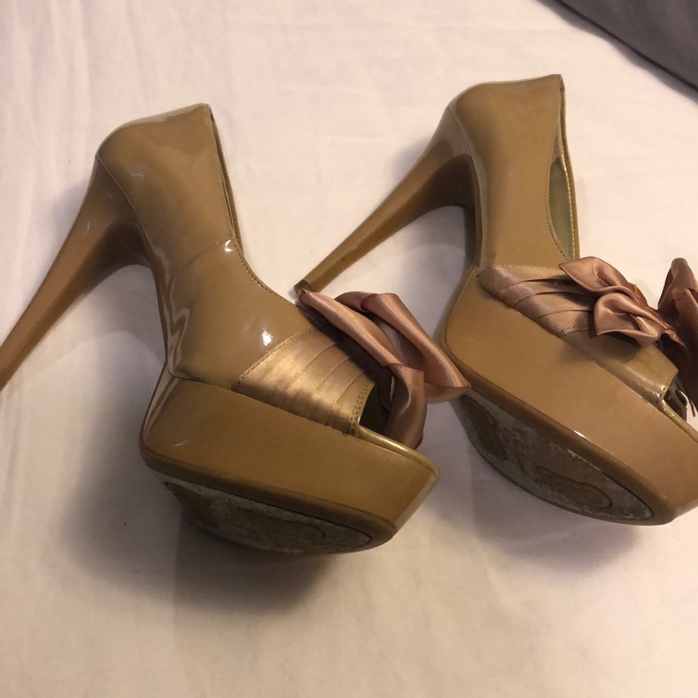 Shoes nude